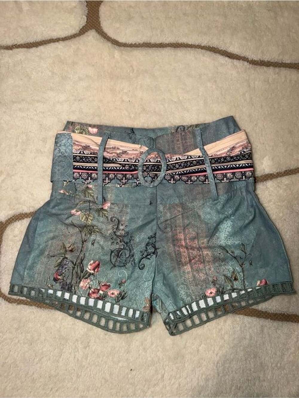 Women’s Size Large Boho Floral High Rise Belted Shorts Green Pink